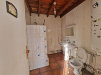 Maison à vendre à Chabrac, Charente - 69.000 € - photo 6