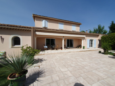 French property for sale in Orange, Vaucluse - €779,000 - photo 2