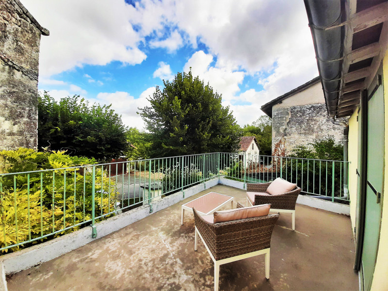 French property for sale in La Tour-Blanche-Cercles, Dordogne - &#8364;167,400 - photo 2