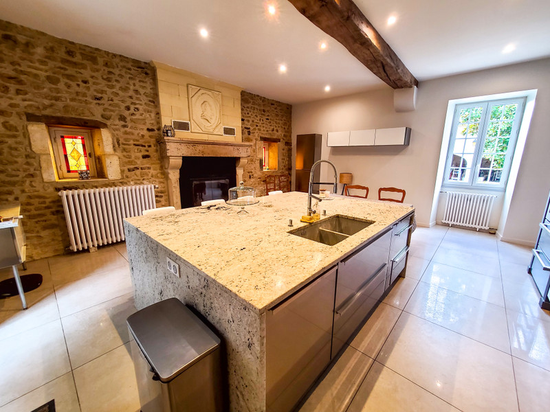 French property for sale in Vieux-Ruffec, Charente - €636,000 - photo 3