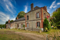 chateau for sale in Barlieu Cher Centre