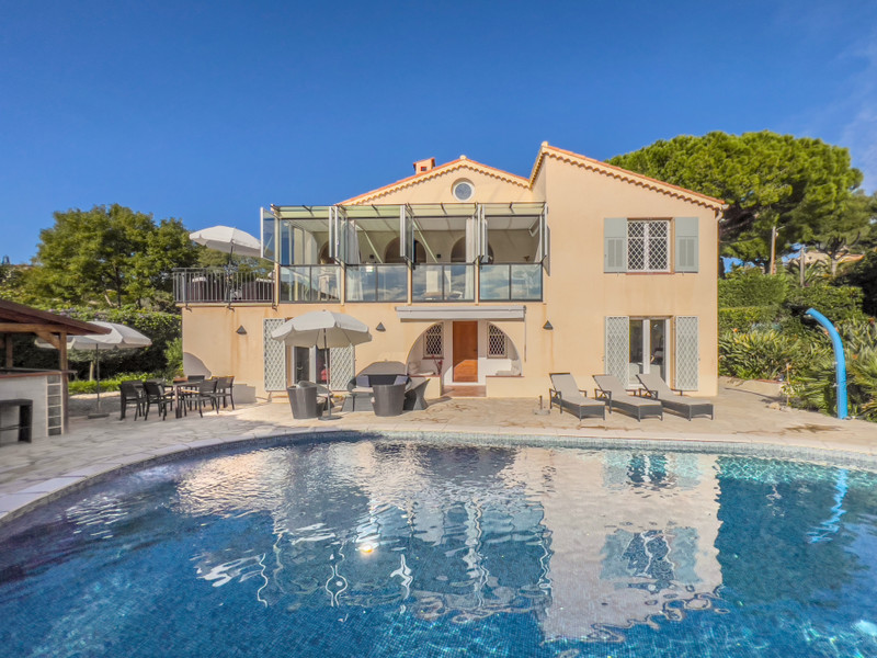 French property for sale in Antibes, Alpes-Maritimes - €4,500,000 - photo 2