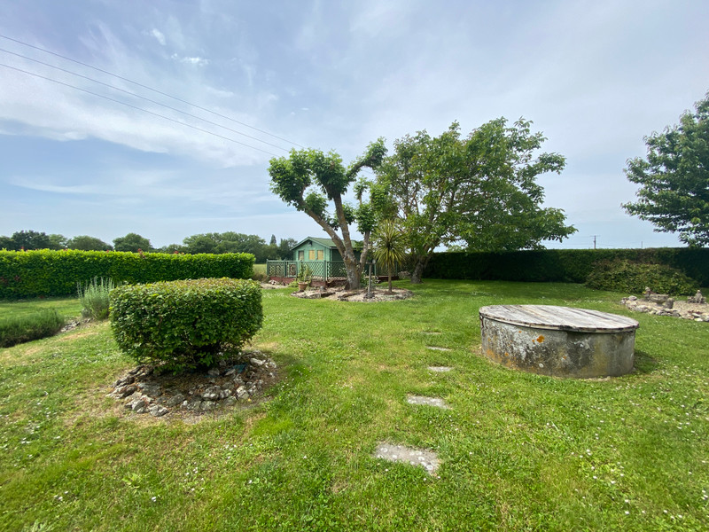 French property for sale in Léoville, Charente-Maritime - €299,500 - photo 4
