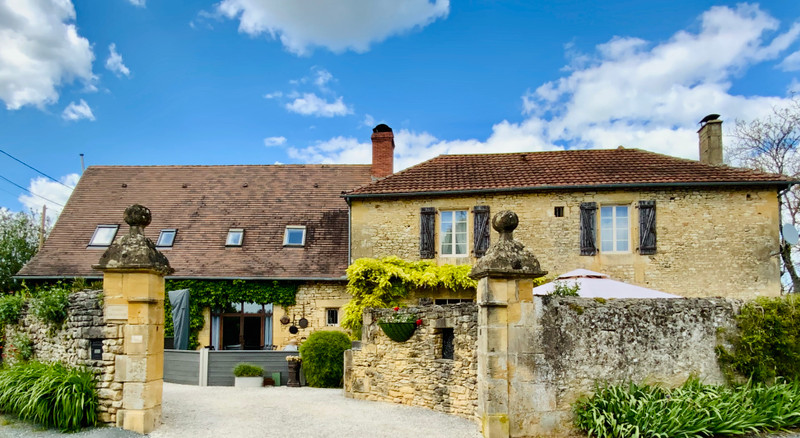 Maison à vendre à La Chapelle-Aubareil, Dordogne - 449.925 € - photo 1