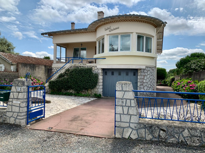 Maison à vendre à Gémozac, Charente-Maritime, Poitou-Charentes, avec Leggett Immobilier