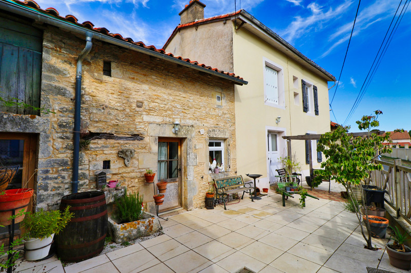 French property for sale in Civray, Vienne - €159,957 - photo 1