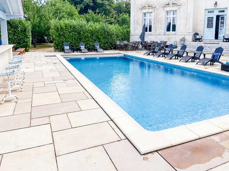 French property for sale in Aulnay, Charente-Maritime - €1,042,011 - photo 7