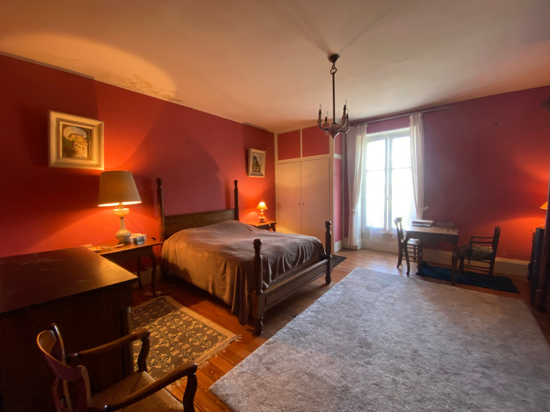 French property for sale in Saint-Amand-Montrond, Cher - €385,000 - photo 5