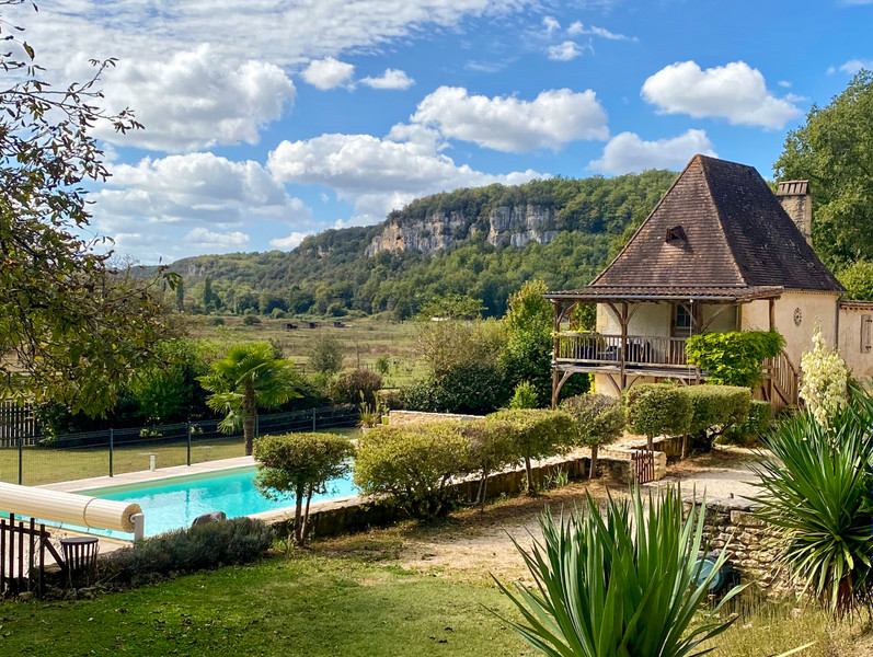 French property for sale in Les Eyzies, Dordogne - €795,000 - photo 2