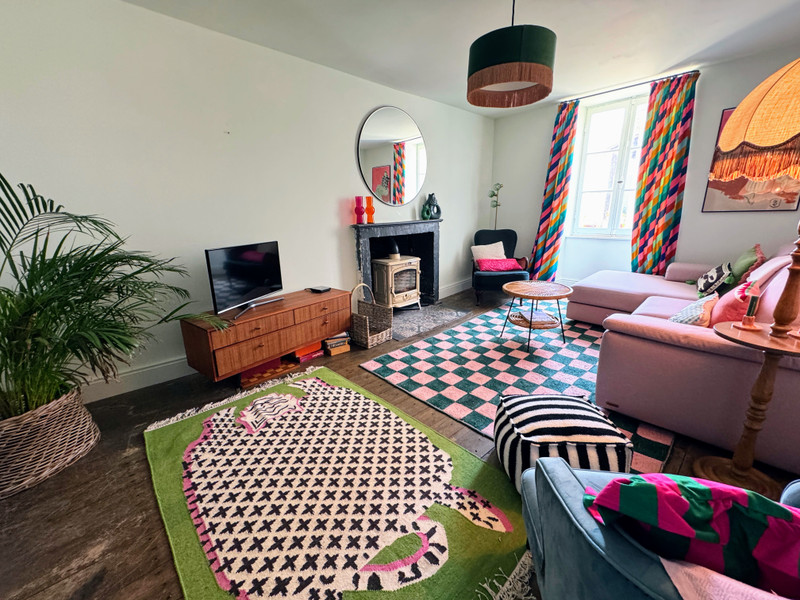 French property for sale in Salles-Lavalette, Charente - €375,000 - photo 6