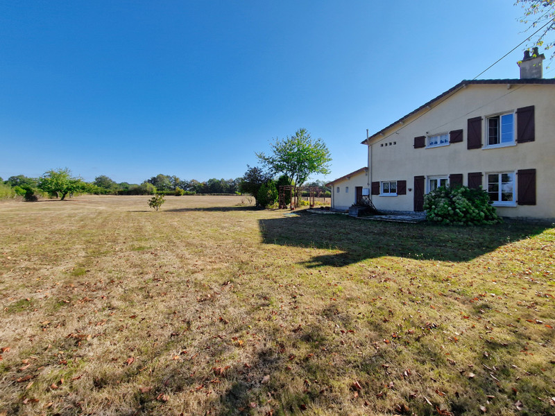 French property for sale in Ambernac, Charente - €189,000 - photo 10