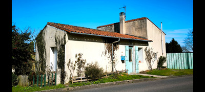 French property for sale in Tusson, Charente - €51,600 - photo 9