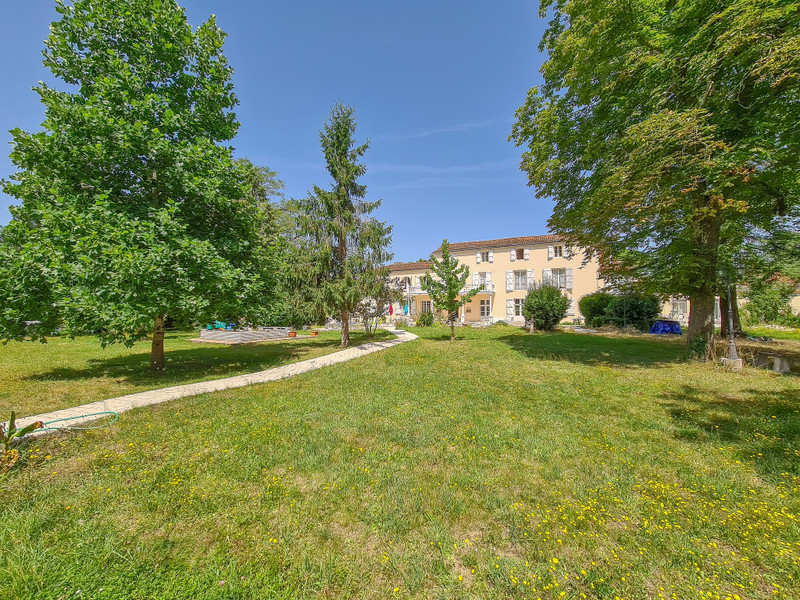French property for sale in La Rochefoucauld-en-Angoumois, Charente - €526,500 - photo 10
