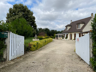 French property for sale in Lignières, Cher - €141,700 - photo 1