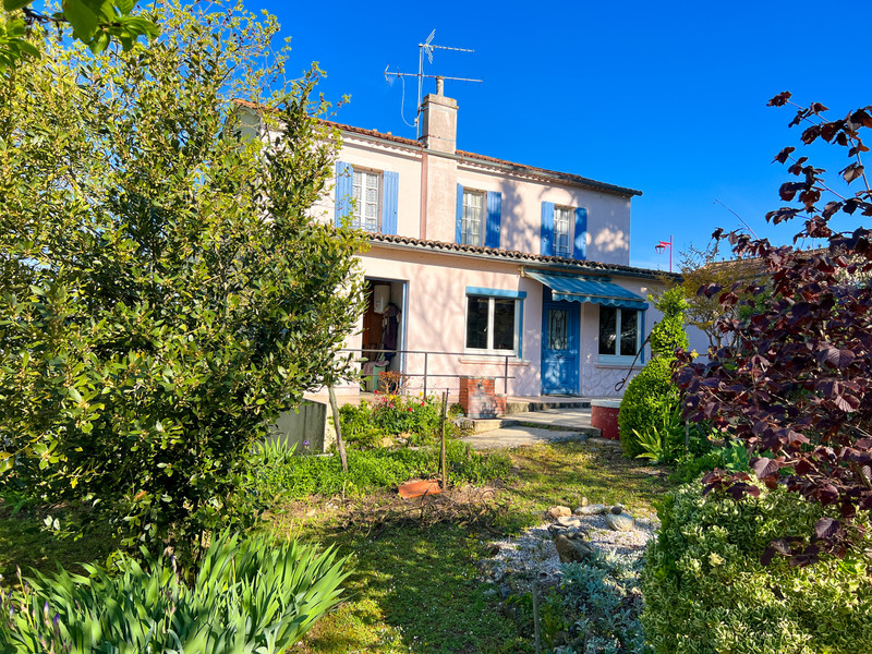 House for sale in Sérignac-Péboudou - Lot-et-Garonne - A five bedroomed ...