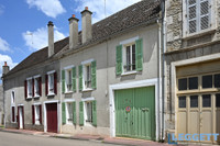 Maison à vendre à Châtel-Censoir, Yonne - 130 000 € - photo 2