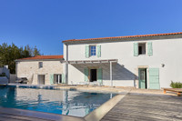 Propriété à vendre à Andilly, Charente-Maritime - 645 000 € - photo n°1