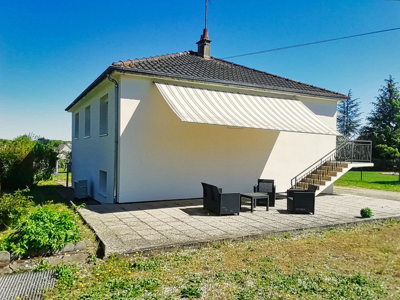 French property for sale in Veuzain-sur-Loire, Loir-et-Cher - €199,000 - photo 2
