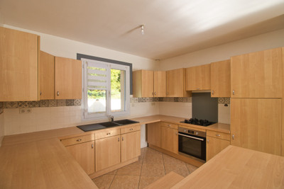 French property for sale in La Flèche, Sarthe - €328,600 - photo 3