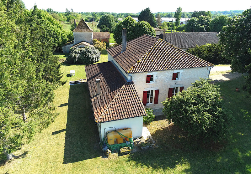 French property for sale in Saint-Quentin-du-Dropt, Lot-et-Garonne - €398,000 - photo 1