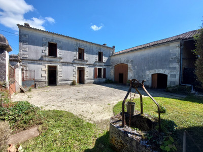 Maison à vendre à Bouëx, Charente, Poitou-Charentes, avec Leggett Immobilier
