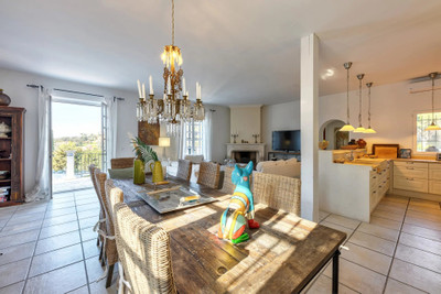 French property for sale in Mougins, Alpes-Maritimes - €1,850,000 - photo 3