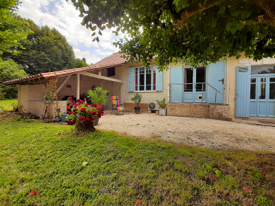 French property for sale in Champagne-et-Fontaine, Dordogne - €125,000 - photo 1