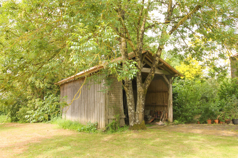 French property for sale in Bazoges-en-Pareds, Vendée - €130,000 - photo 2