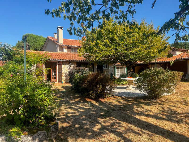 French property for sale in Rivières, Charente - €293,020 - photo 0