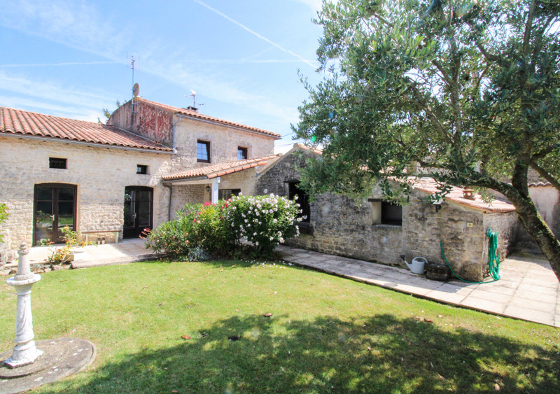 French property for sale in Essouvert, Charente-Maritime - €218,250 - photo 4