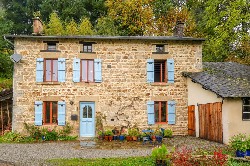 French property for sale in Saint-Amand-Jartoudeix, Creuse - €153,000 - photo 0