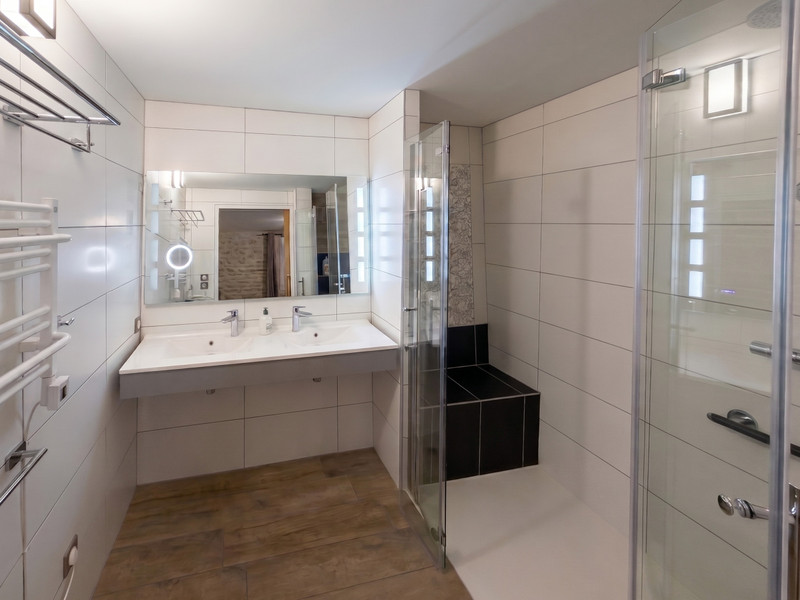 French property for sale in Montroy, Charente-Maritime - €1,323,000 - photo 5