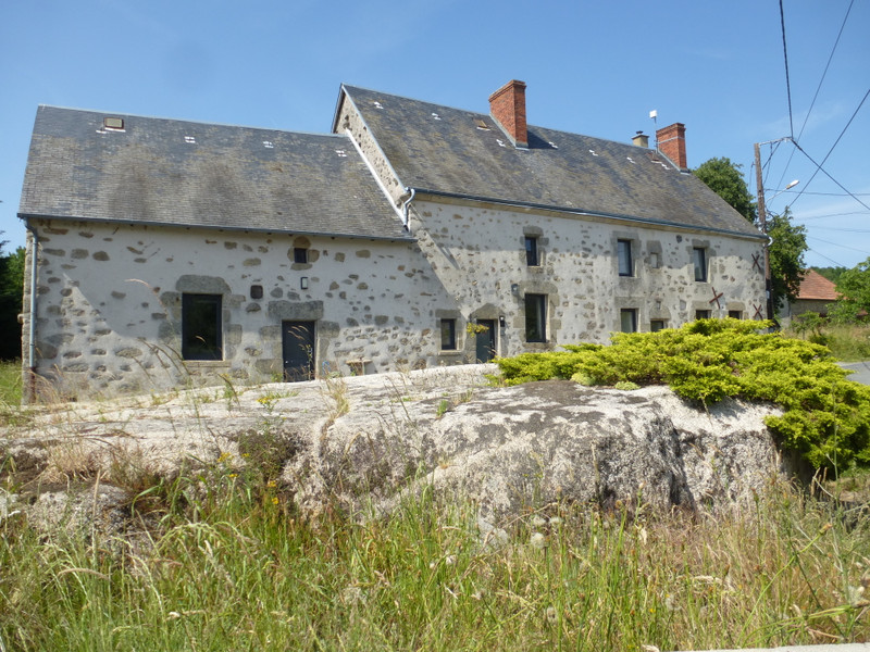 French property for sale in Saint-Agnant-de-Versillat, Creuse - €318,000 - photo 1