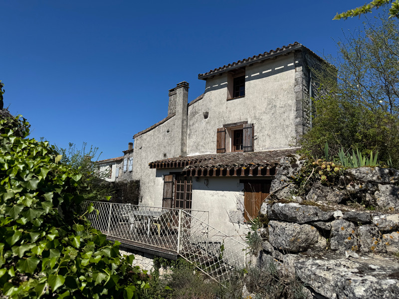 French property for sale in Thénac, Dordogne - €162,000 - photo 1