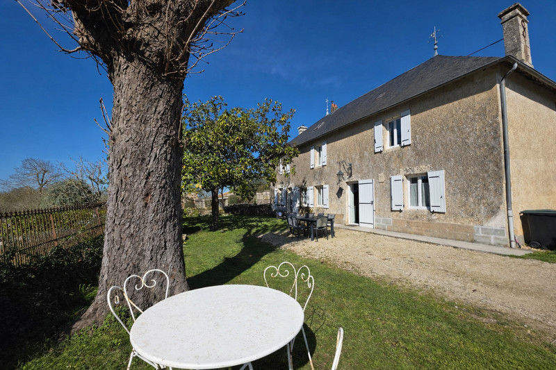 French property for sale in Barro, Charente - €288,000 - photo 8