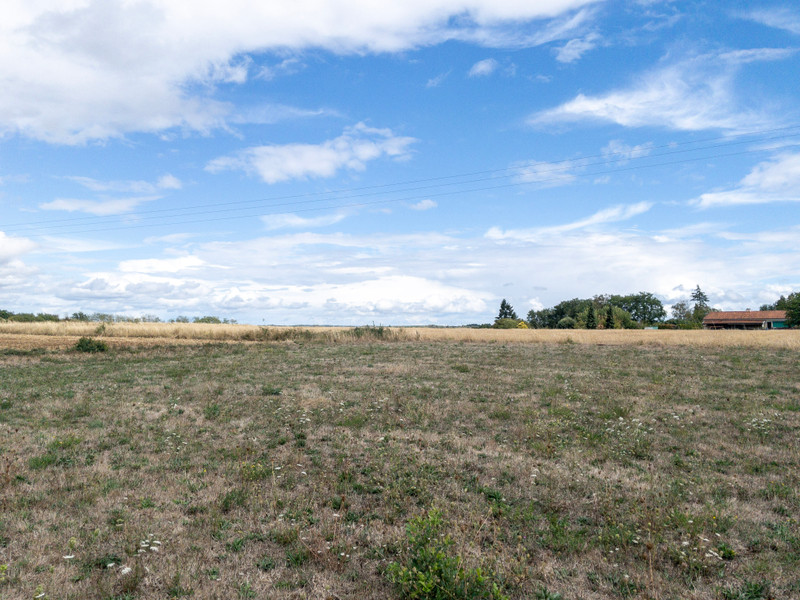 French property for sale in Pressignac, Charente - €20,000 - photo 3