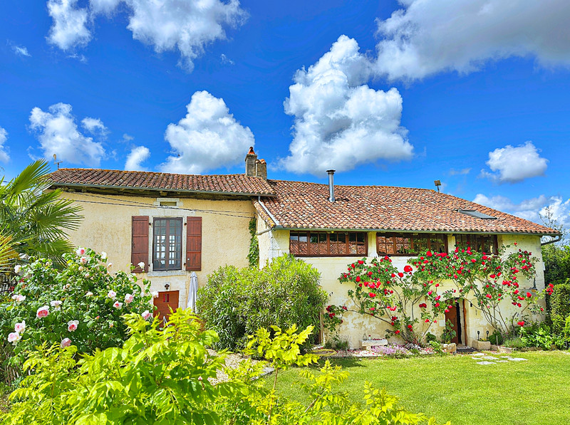 French property for sale in Verteillac, Dordogne - €636,000 - photo 9