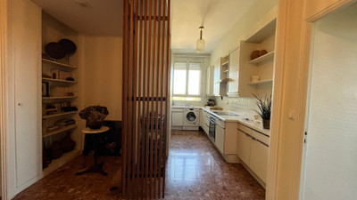 French property for sale in Avignon, Vaucluse - €328,000 - photo 2