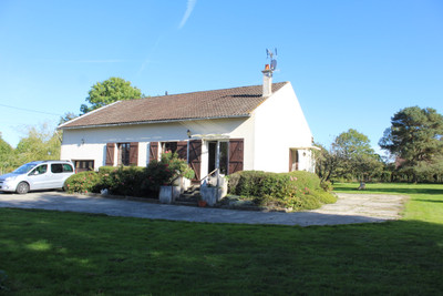 Maison à vendre à L'Hôme-Chamondot, Orne, Basse-Normandie, avec Leggett Immobilier