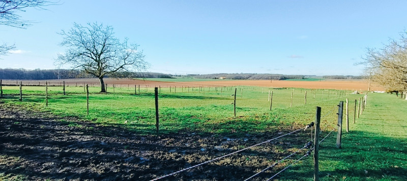 French property for sale in Luxé, Charente - €205,200 - photo 9