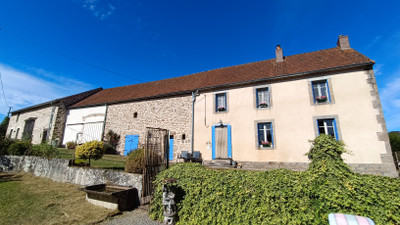 French property for sale in Auzances, Creuse - €149,900 - photo 2