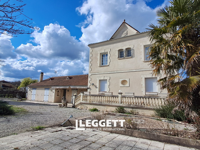 Maison 9 pièce(s), CHAMPAGNE-ET-FONTAINE