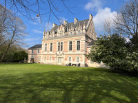 Chateau à vendre à Écurat, Charente-Maritime - 950.000 € - photo 1
