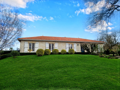 French property for sale in Angoulême, Charente - €512,000 - photo 2