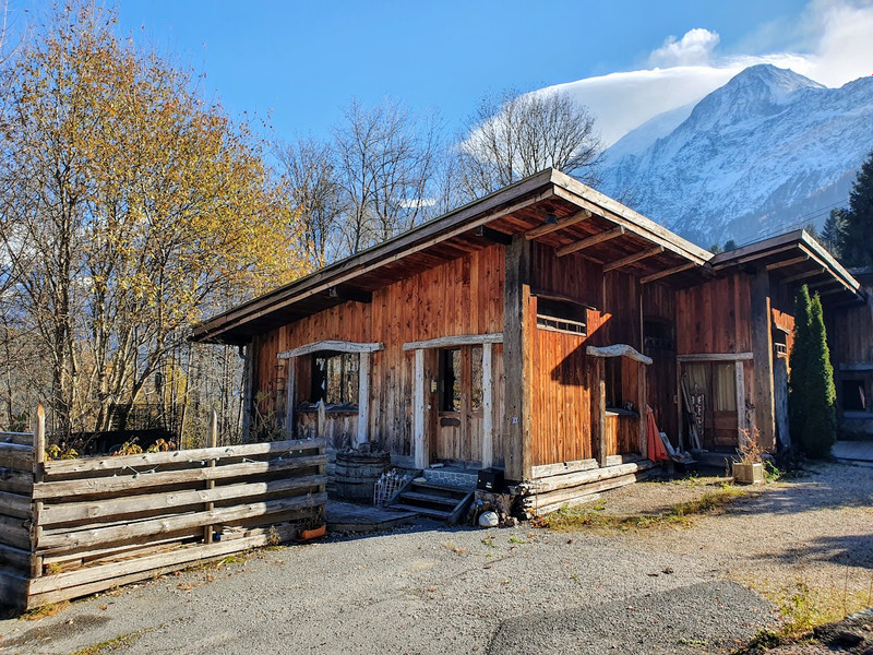 Chalet à vendre à Chamonix-Mont-Blanc, Haute-Savoie - 585 000 € - photo 1
