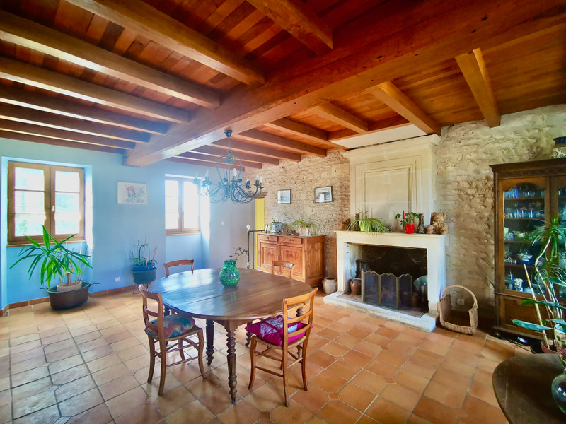 French property for sale in Saint-Sulpice-de-Cognac, Charente - &#8364;766,000 - photo 7