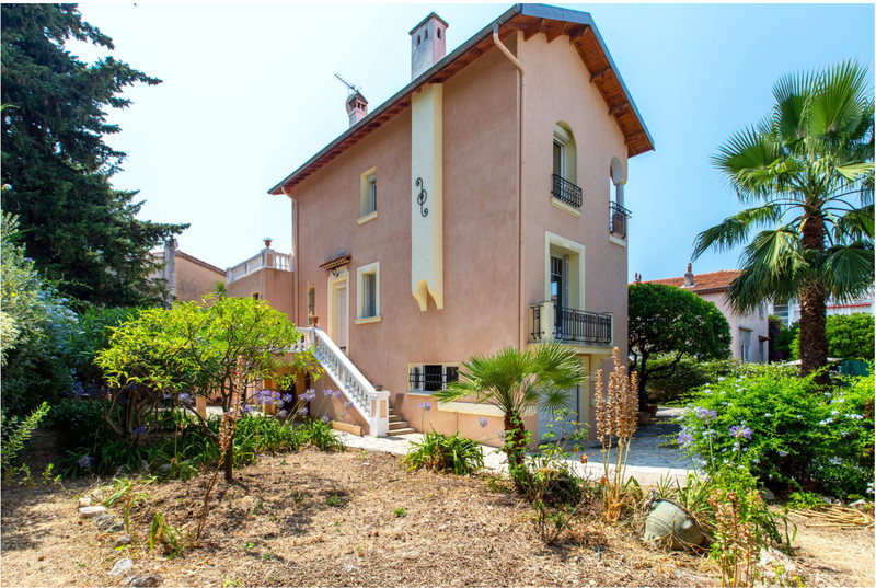 French property for sale in Nice, Alpes-Maritimes - &#8364;2,500,000 - photo 2