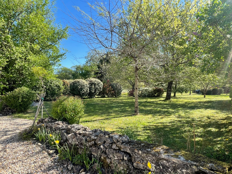 French property for sale in Blasimon, Gironde - €449,000 - photo 2