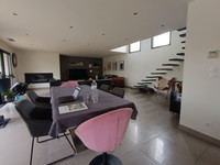 Maison à vendre à Saint-Seurin-sur-l'Isle, Gironde - 445.000 € - photo 4