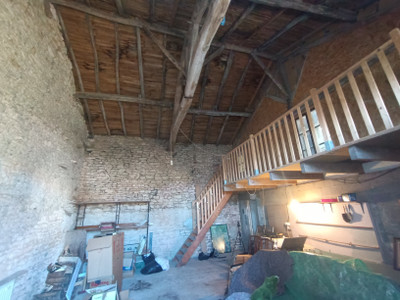 French property for sale in Saint-Macoux, Vienne - €139,500 - photo 9
